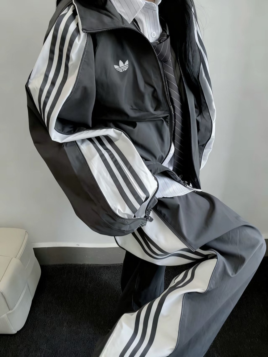 <帥暈....🖤> Adidas Originals 巴黎世家 平替款 拉鍊外套 灰色 JY8879