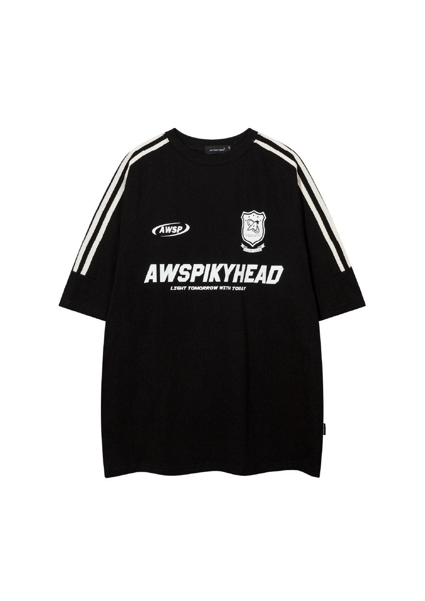 - SIMPLEACTION - 美式復古徽章短袖上衣