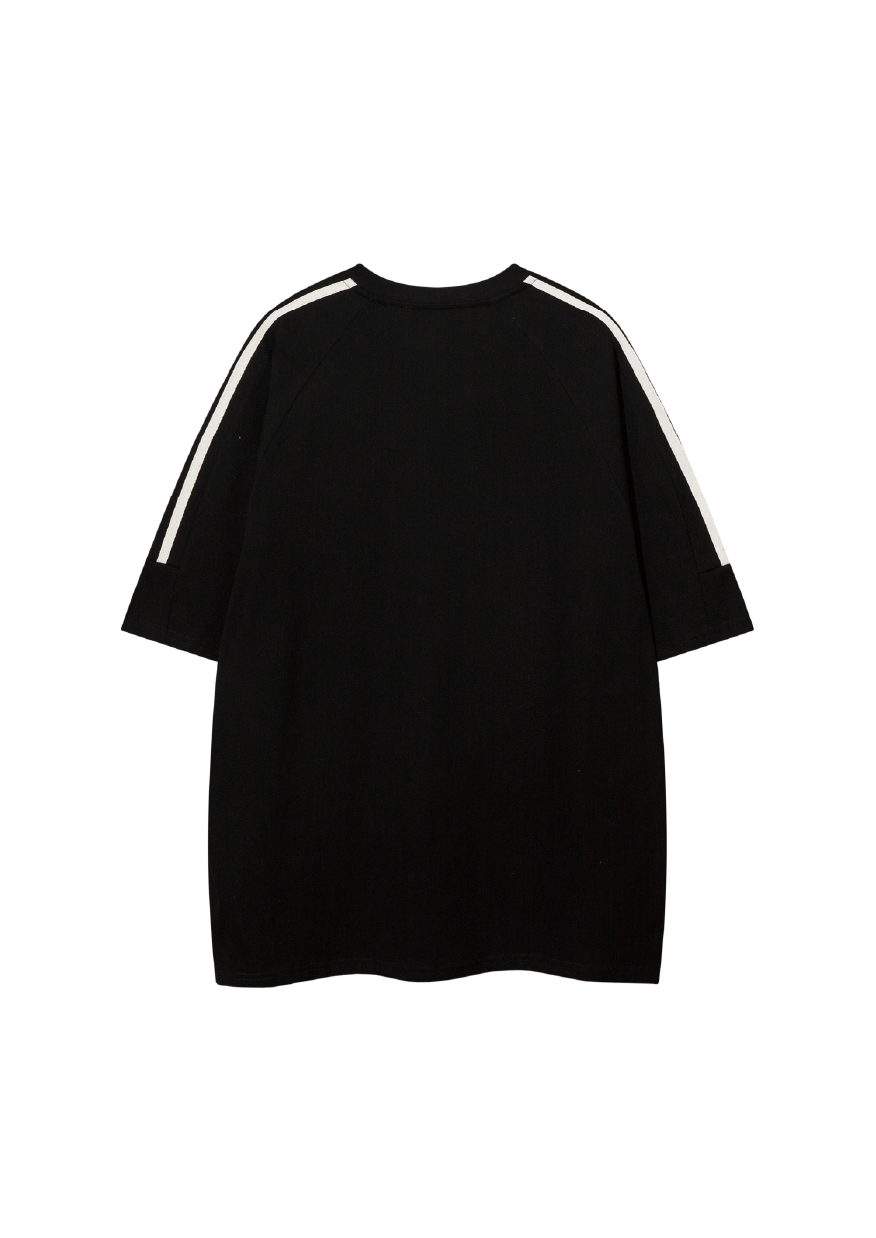 - SIMPLEACTION - 美式復古徽章短袖上衣