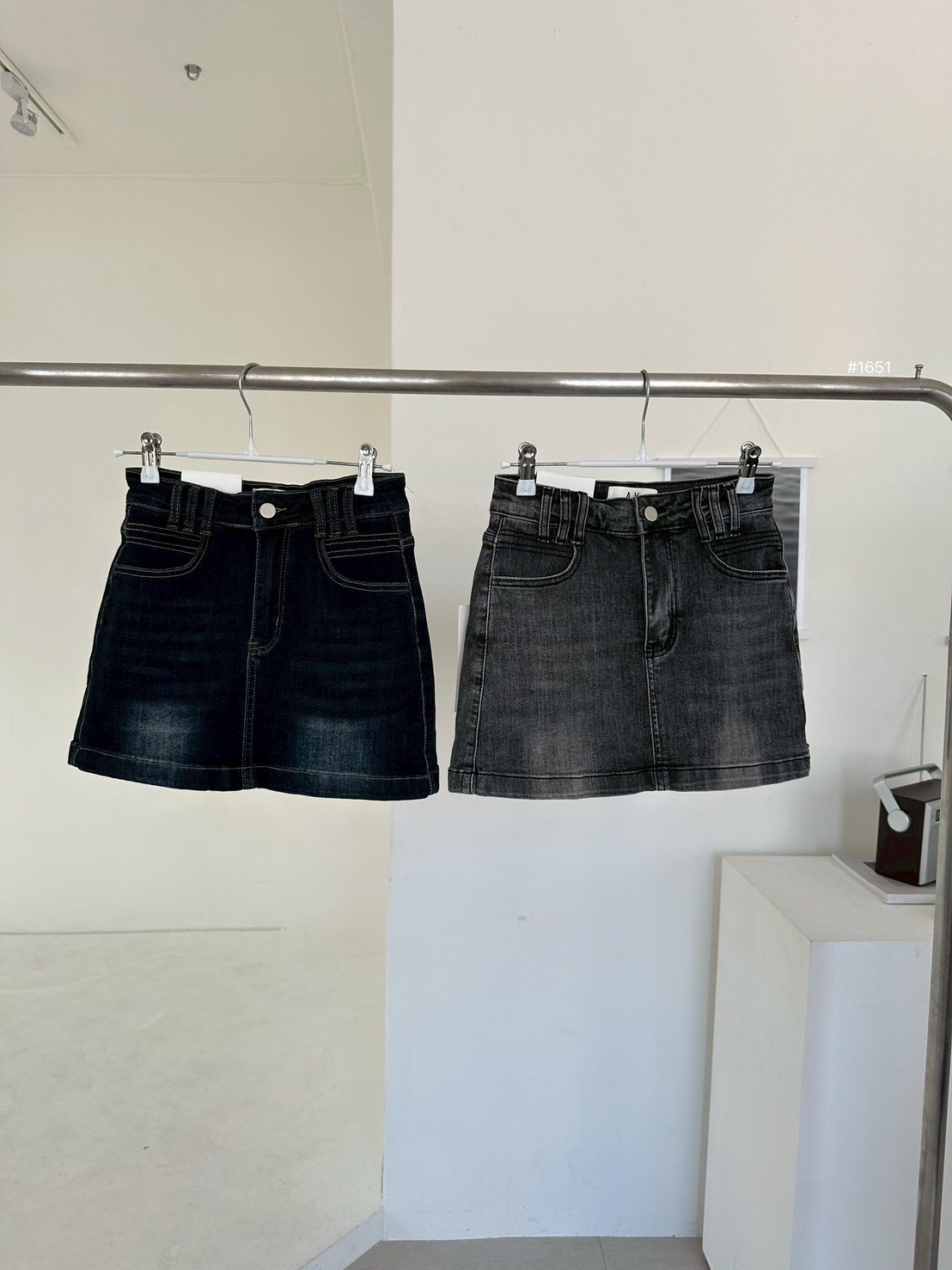 抓痕刷色牛仔短裙 1651