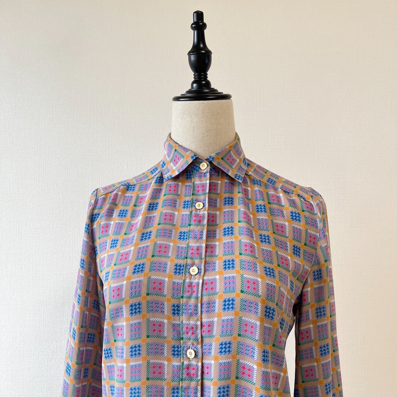 灰色千鳥格紋長袖上衣