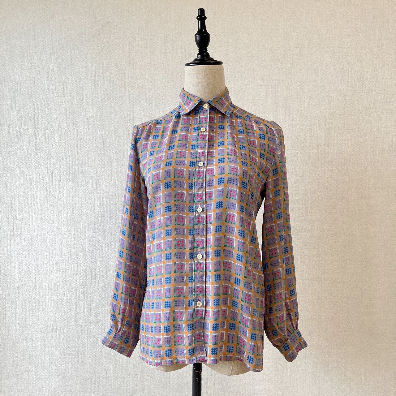 灰色千鳥格紋長袖上衣