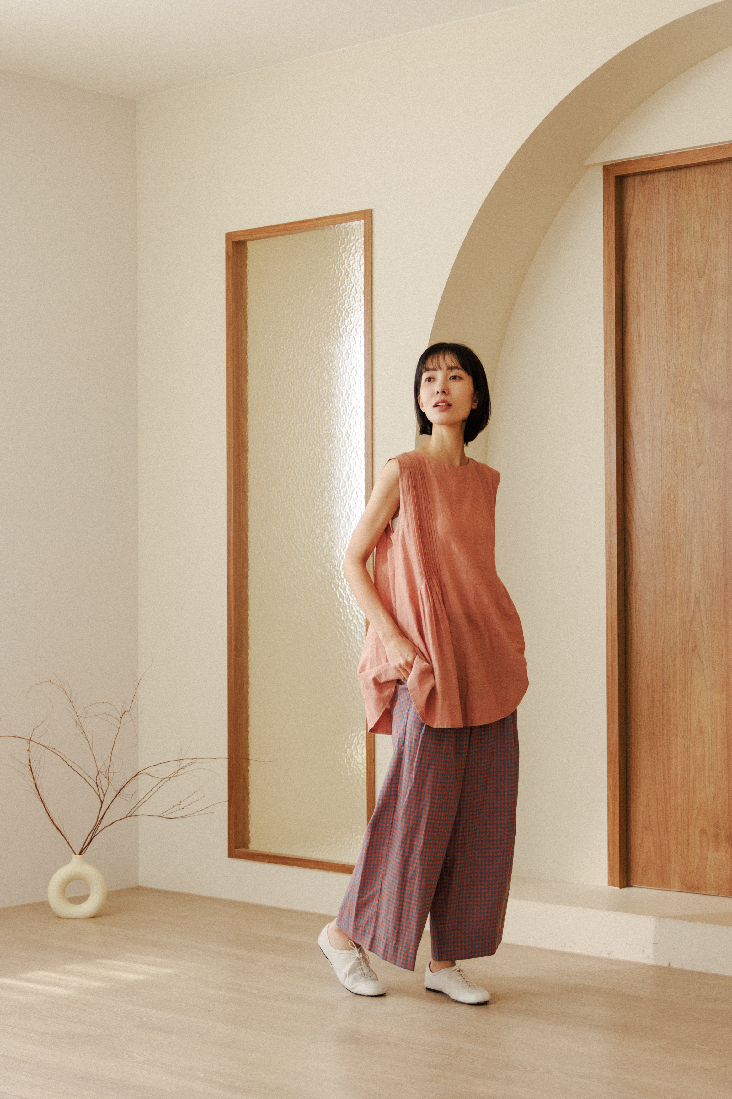 茜粉色手織布打折長版上衣/格紋寬褲（套）