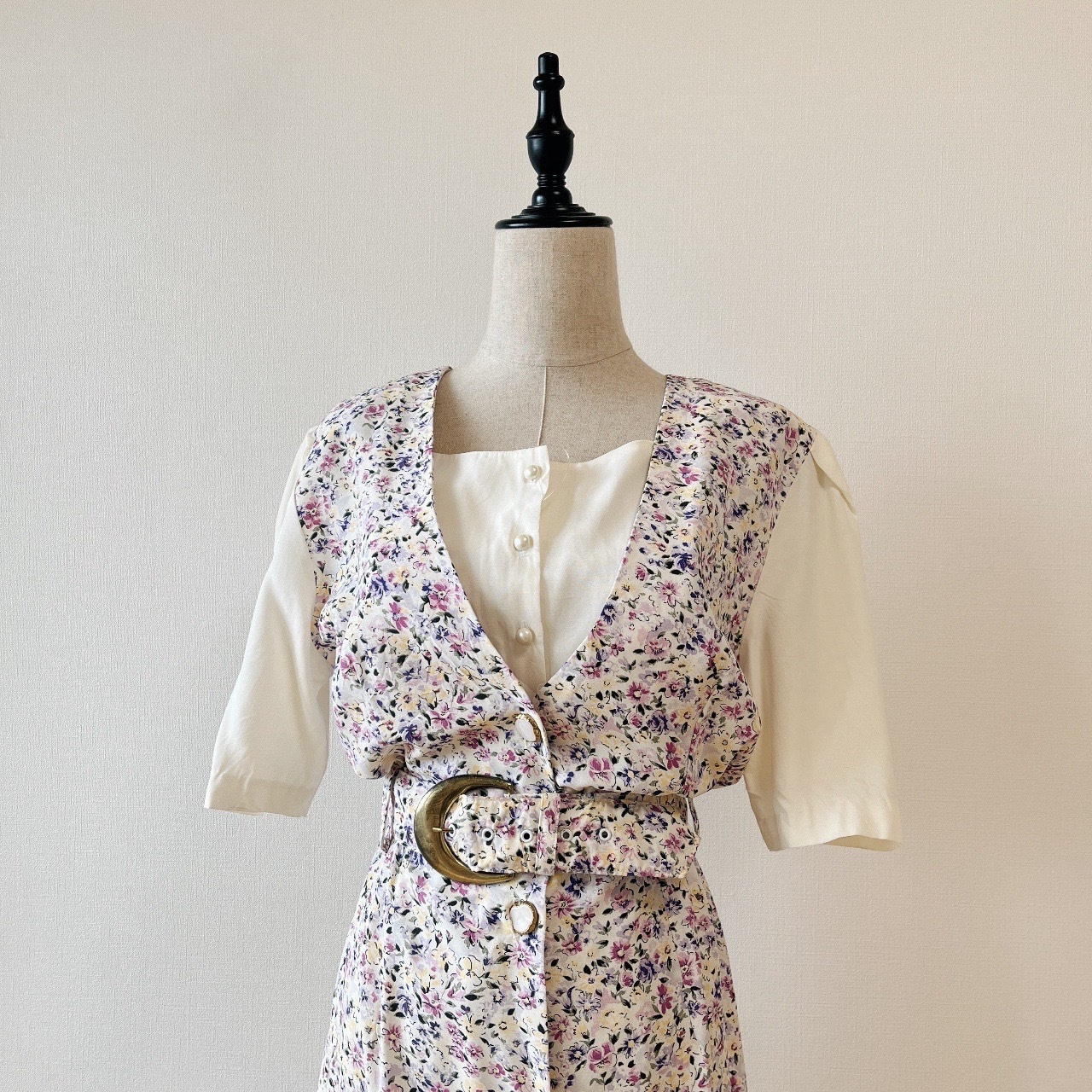 Ms. Basia白色小碎花假兩件連身裙