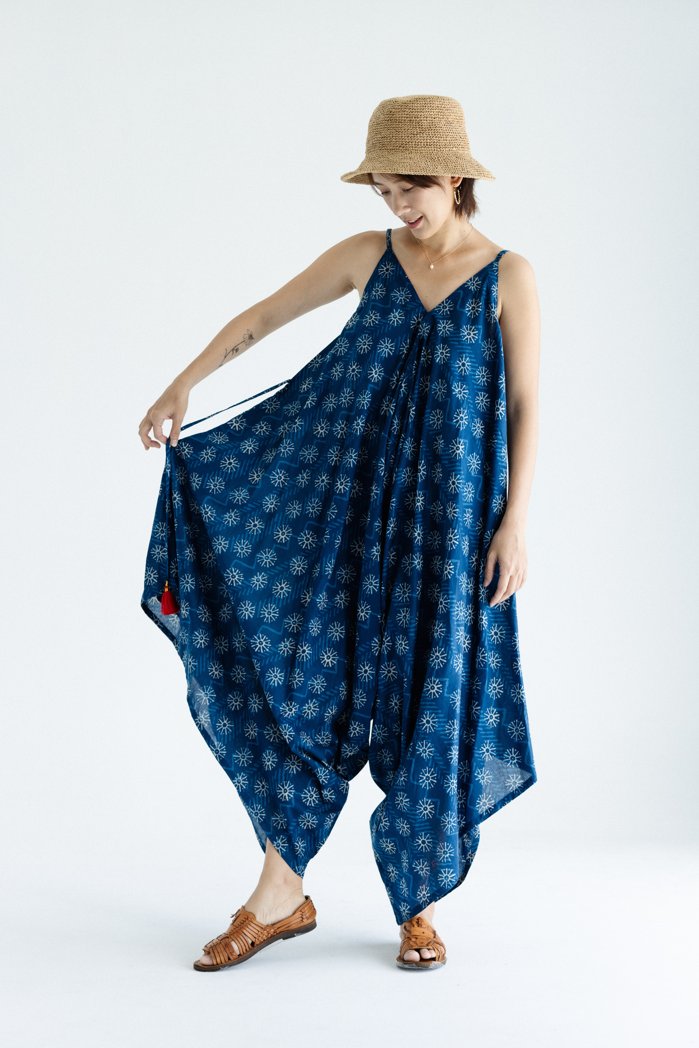 細肩帶V領綁帶連身褲_藍