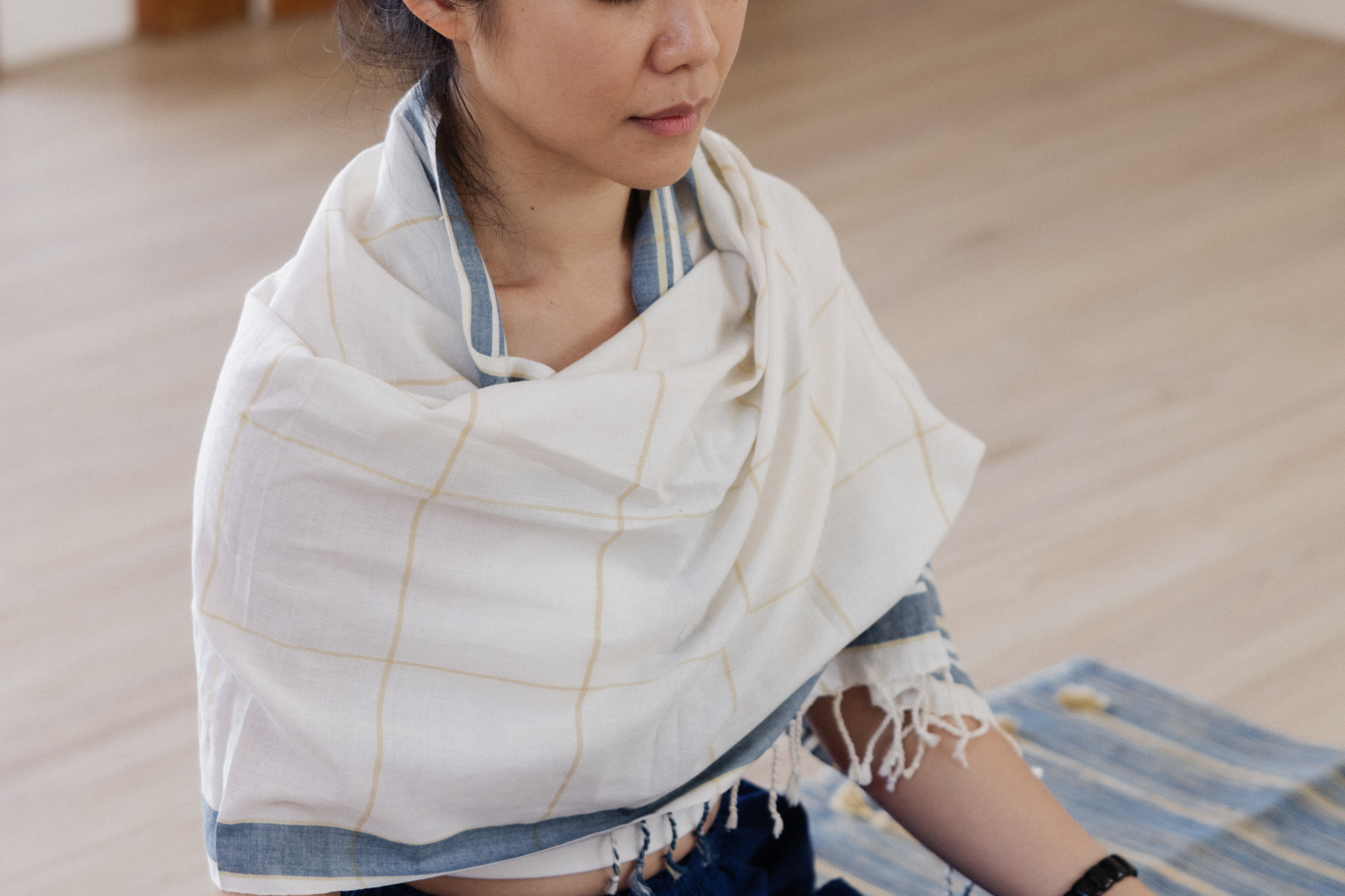 手工編織披肩/圍巾_藍白