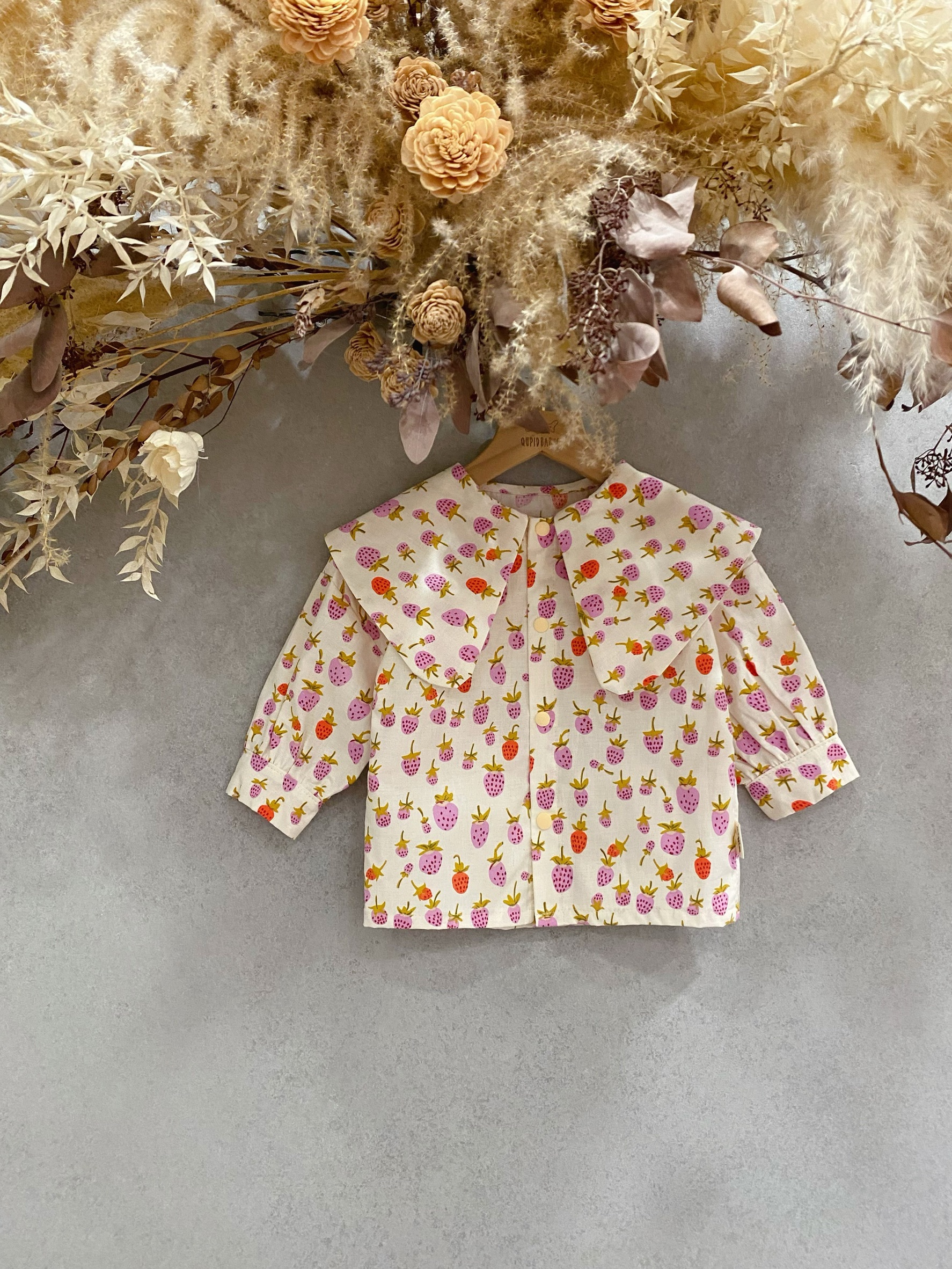 白底草莓 尖領襯衫(90)