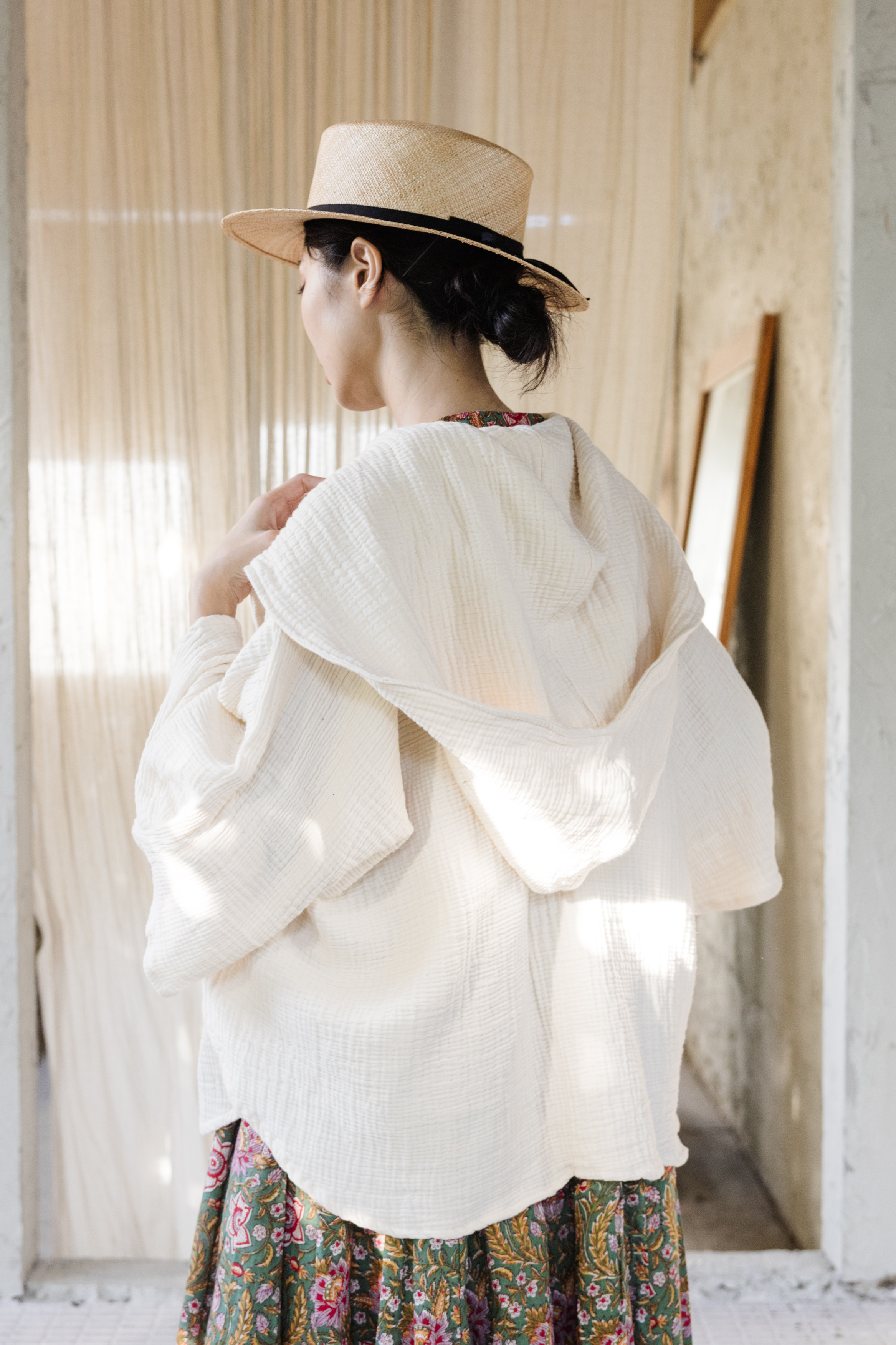 清邁純棉木扣斗篷外套_米白