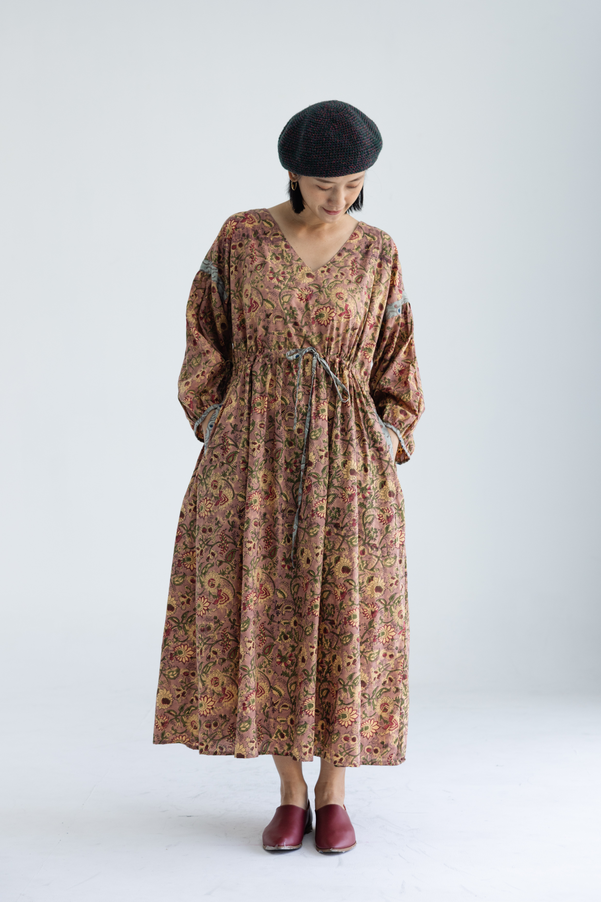 V領腰身綁帶長洋裝_復古紫花