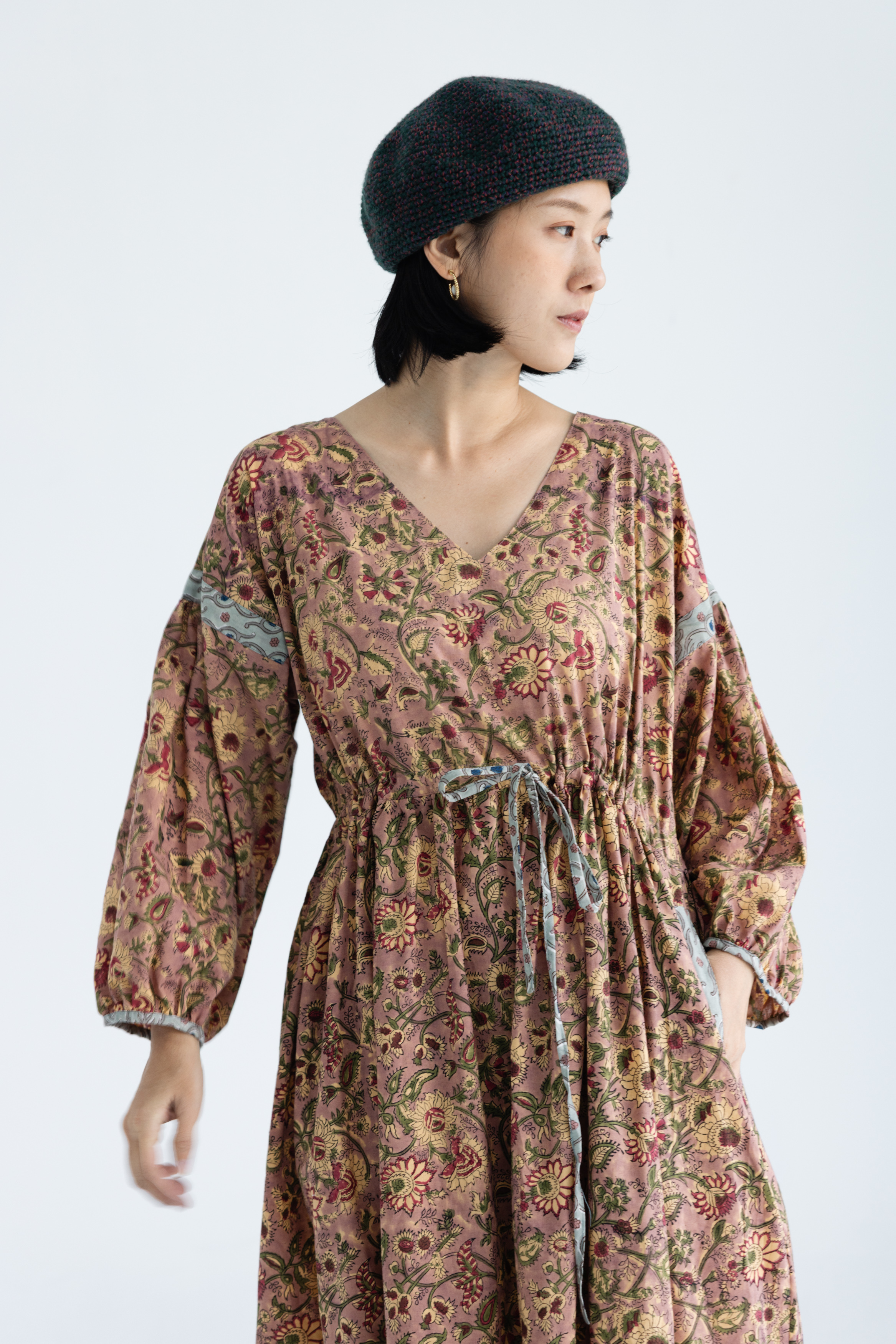 V領腰身綁帶長洋裝_復古紫花