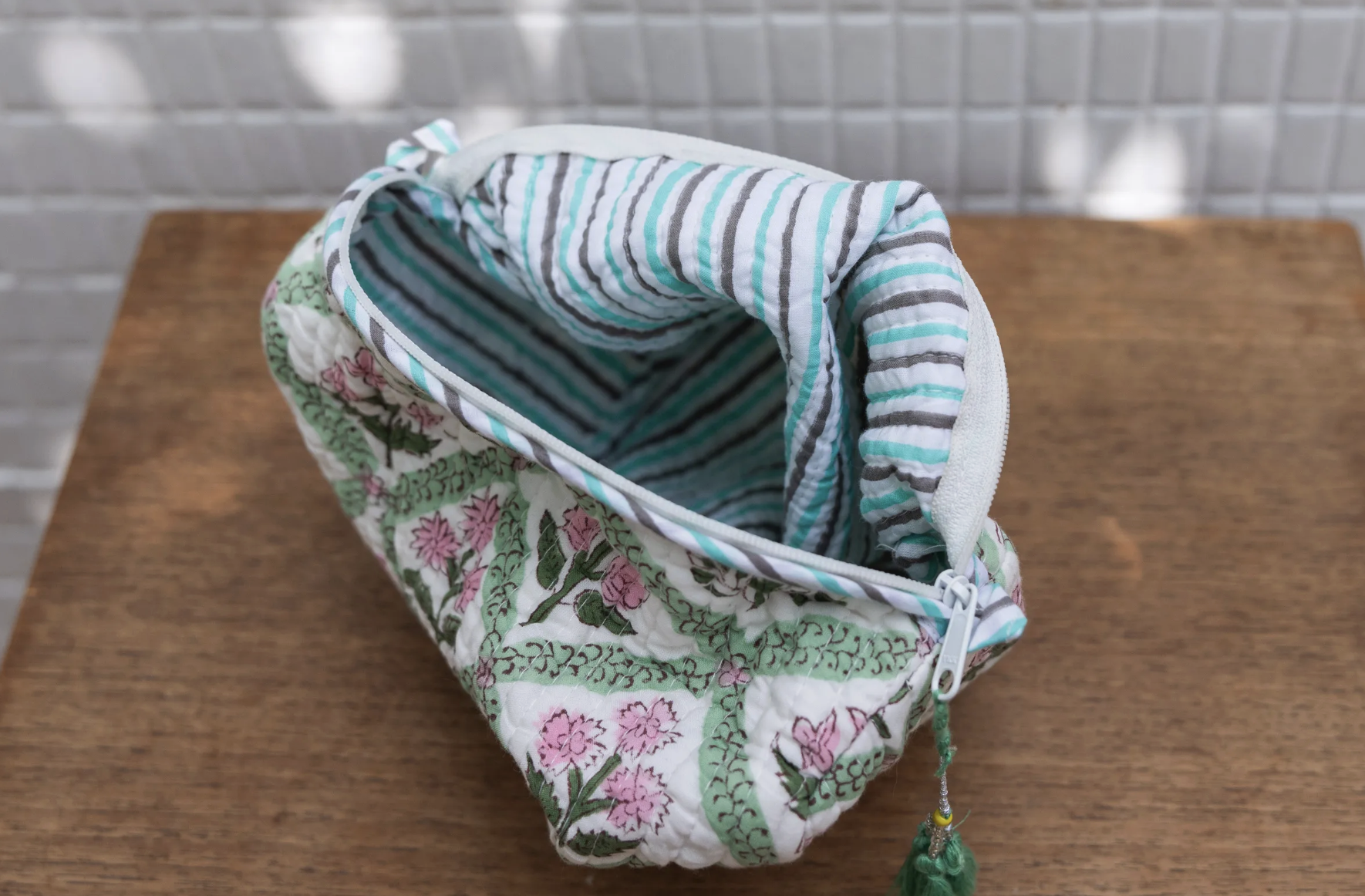 印度鋪棉流蘇串珠化妝大包_白底粉花