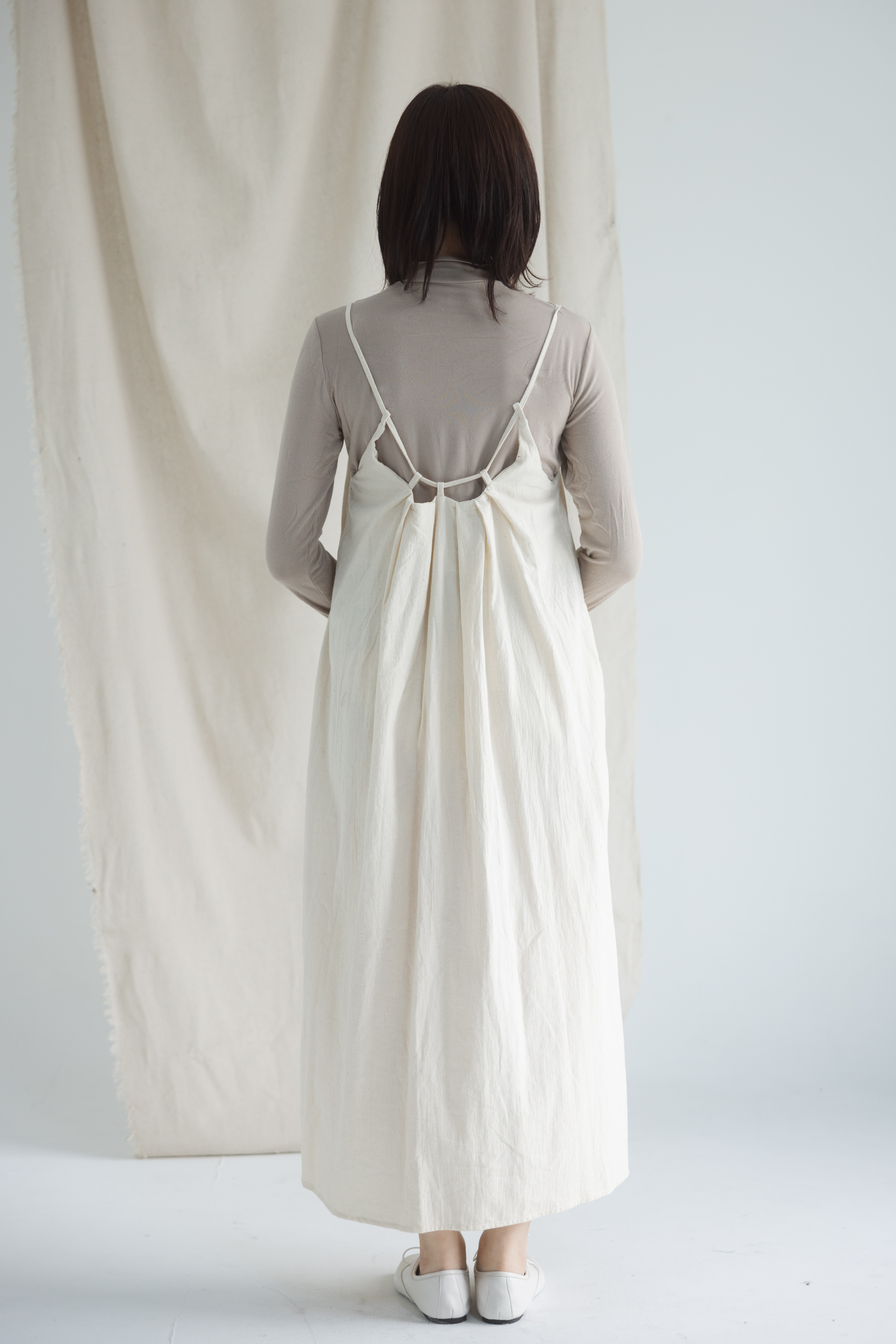 細肩帶純棉抓皺洋裝_米白