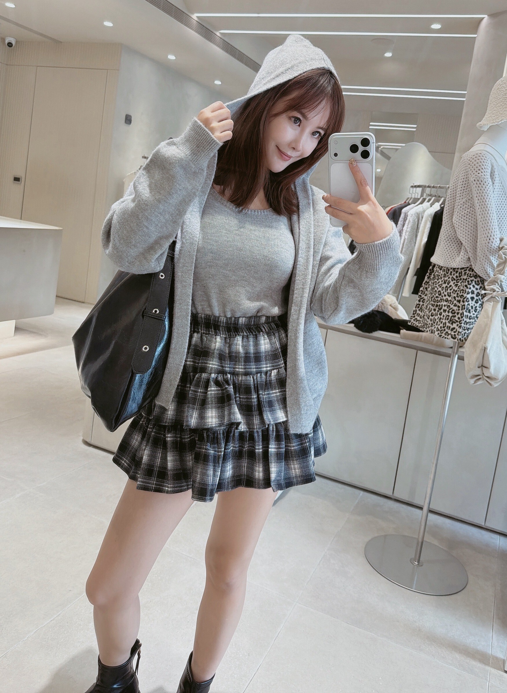 素面針織背心+連帽開襟外