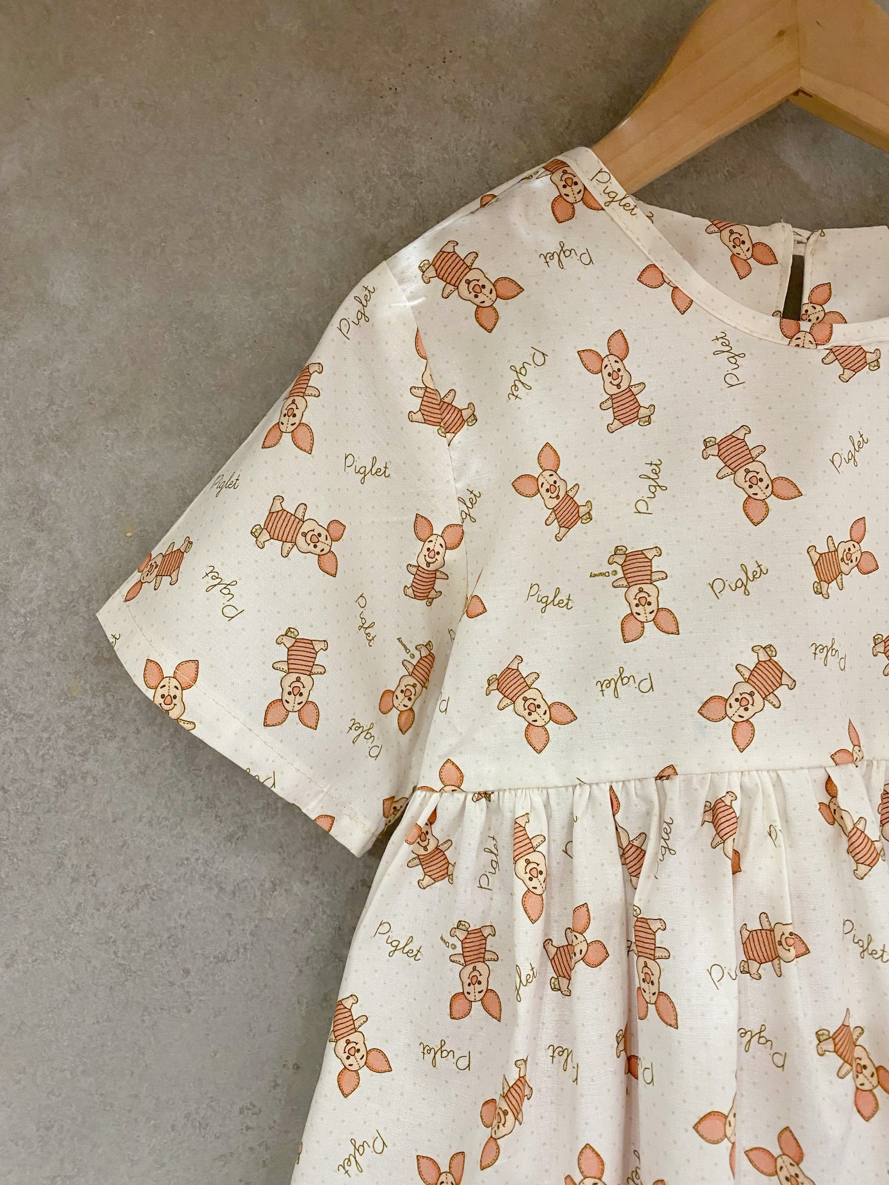 白底粉紅小豬 裙擺搖搖套裝(110)