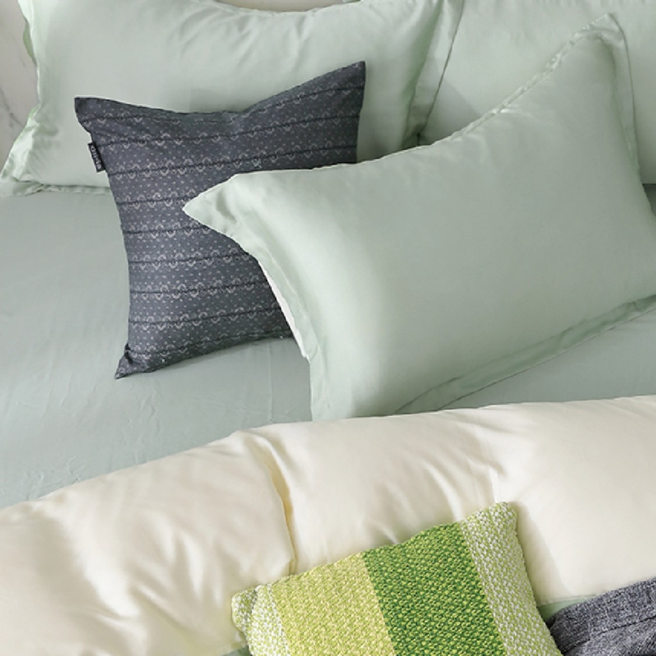 60支天絲薄被單 | 果綠 x 奶油黃