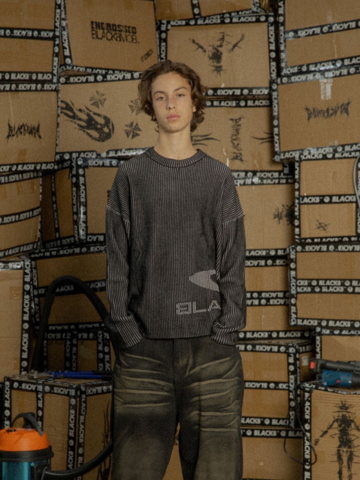 BLACK8MOB 側邊基礎 Logo印花 做舊長袖T