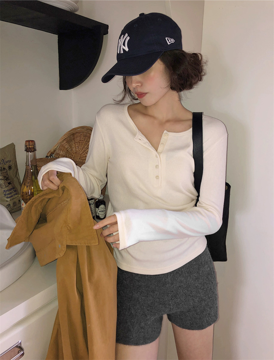 10W01 清新隨興感圓領排釦上衣 一色