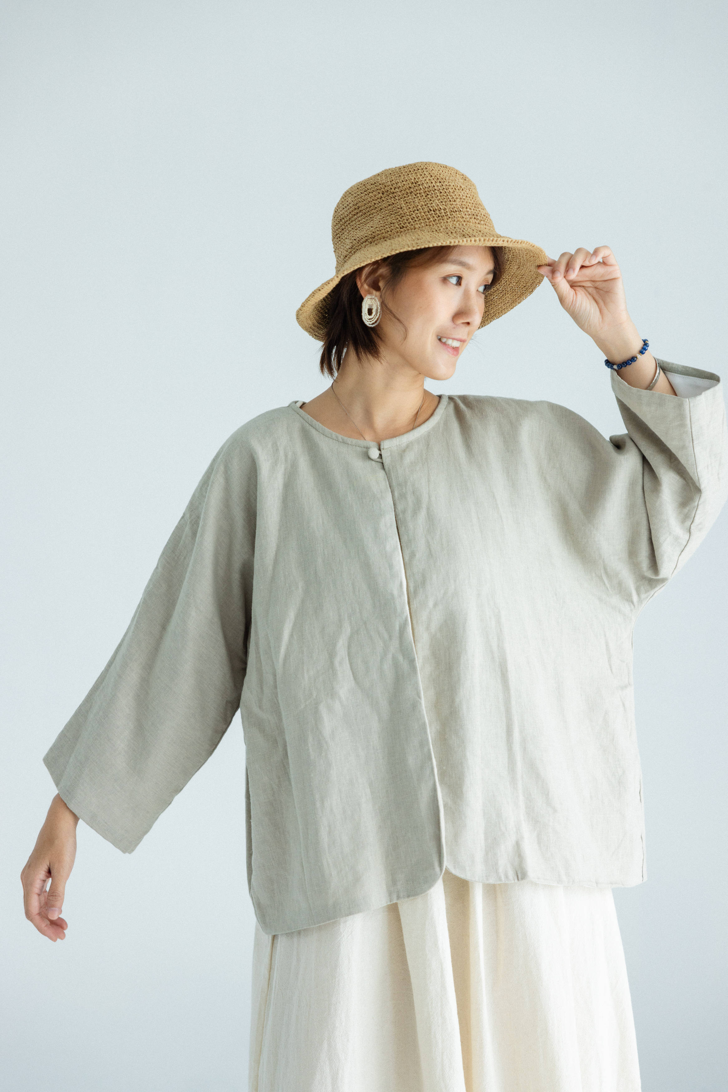 高質感棉麻扣子小外套_米灰