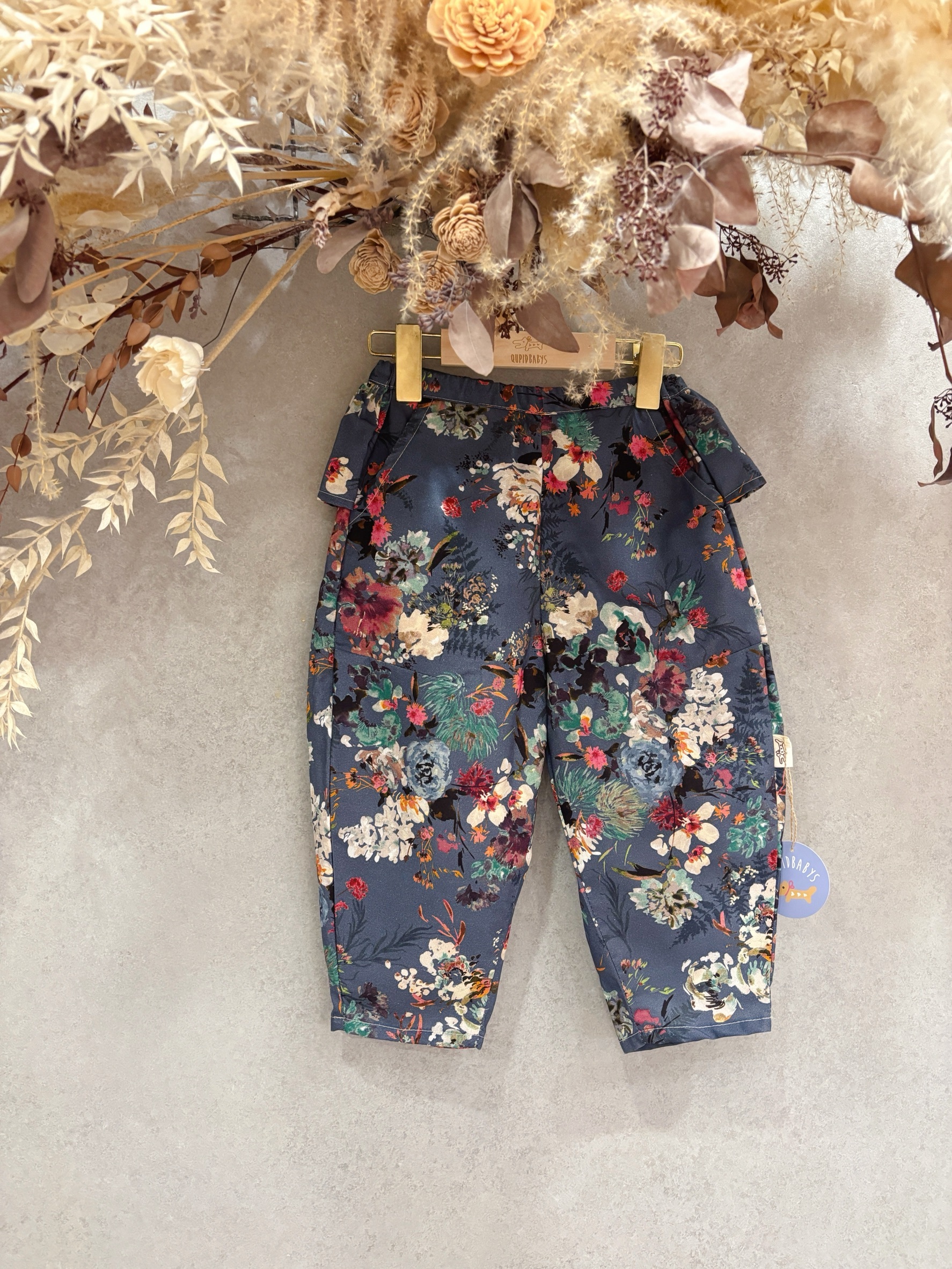 深灰百花綻放 翹臀錐形褲(100)