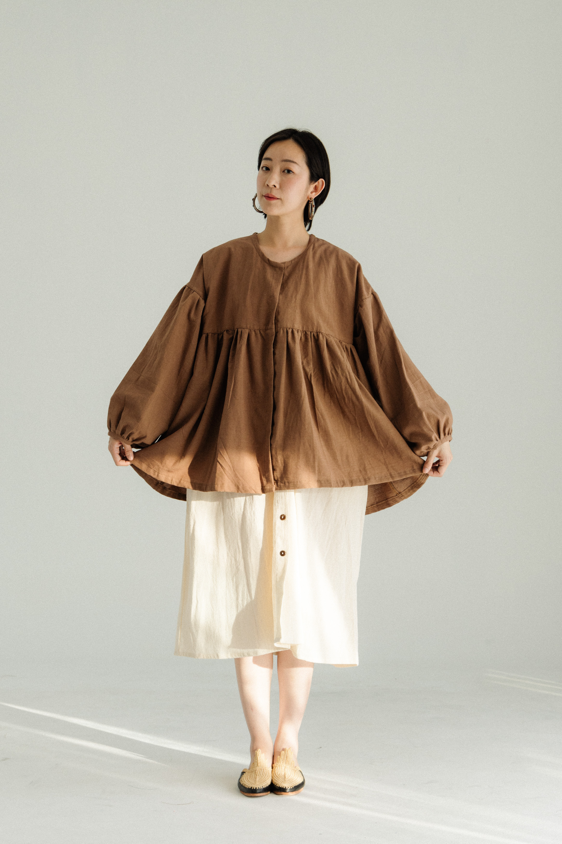 澎袖暗扣設計外套＿褐