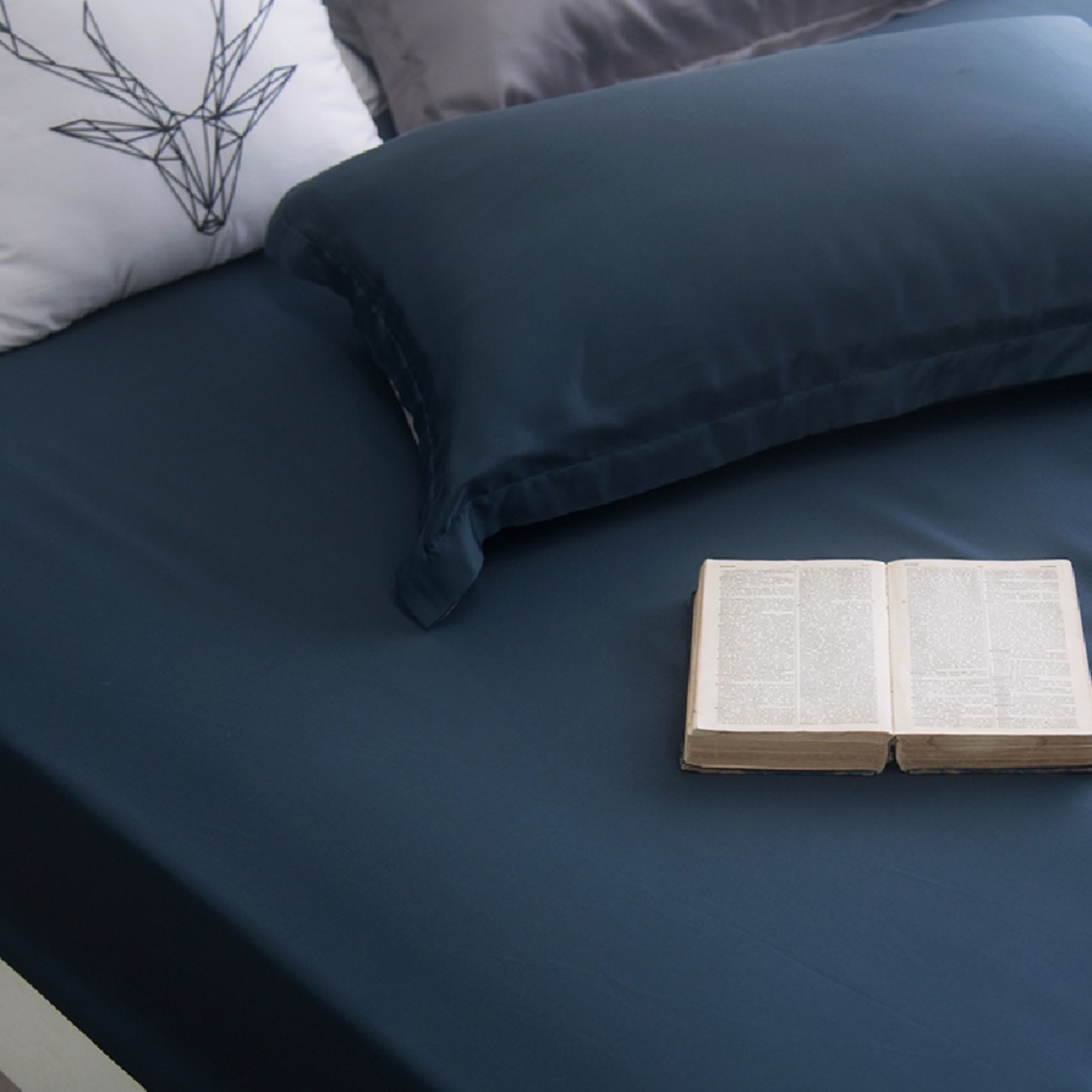 60支天絲床包組 | 蒼山藍 x 都市灰