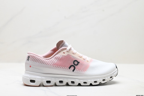 On昂跑 6 Push 輕量運動休閒鞋 輕量透氣的工程網格結合環保人造麂皮 襯托出活力醒目的視覺效果 飾有品牌Logo的TPU鞋帶扣 讓系帶方式別具一格 是日常穿搭旅行和城市探索的理想之選