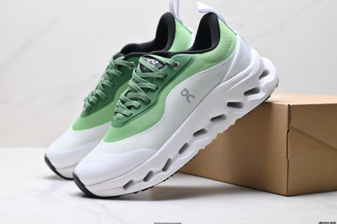 Loewe x On昂跑tilt 2.0 羅意威 聯名輕量運動休閒鞋 腳感很舒服 鞋底柔軟且包裹性好 上腳顯腿長不管休閒還是運動都很百搭 是最好看最顯質感的顏色