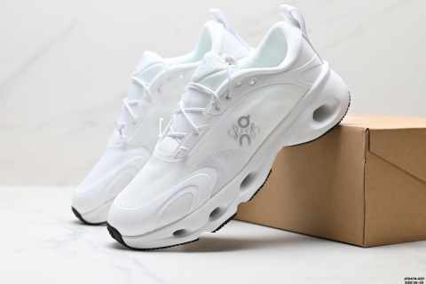 On昂跑tilt 羅意威 聯名羽量運動休閒鞋 腳感很舒服 鞋底柔軟且包裹性好 上腳顯腿長不管休閒還是運動都很百搭 是最好看最顯質感的顏色