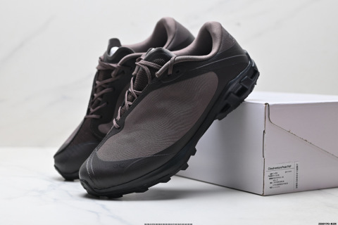 On昂跑 venture Peak Paf系列低幫輕量舒適多功能休閒運動鞋採用工程飛織網布組合再生聚酯纖維鞋面材質搭載獨家隱藏速度中板 鏤空Tec科技泡棉緩震中底 黑科技跑出圈的時尚運動新寵