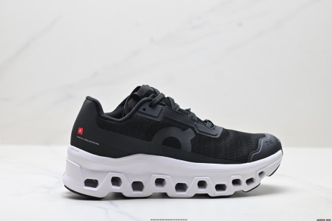 On monster Void 昂跑 戶外街頭機能風新興品牌輕便低幫跑步鞋首發實拍鞋款以網球為靈感的運動休閒鞋 大膽的復古外觀與革新科技融合 助力運動生活的活力探索