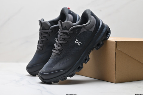 On昂跑 x LOEWE羅意威 venture 2.0 圓頭系帶 低幫休閒鞋腳感很舒服 鞋底柔軟且包裹性好 上腳顯腿長不管休閒還是運動都很百搭 是最好看最顯質感的顏色