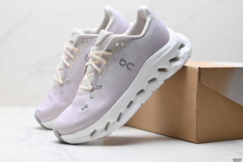 On昂跑tilt 輕量運動休閒鞋 腳感很舒服 鞋底柔軟且包裹性好 上腳顯腿長不管休閒還是運動都很百搭 是最好看最顯質感的顏色