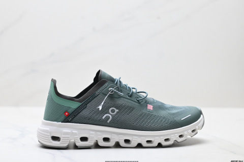 On昂跑 6 Coast 輕量運動休閒鞋 輕量透氣的工程網格結合環保人造麂皮 襯托出活力醒目的視覺效果 飾有品牌Logo的TPU鞋帶扣 讓系帶方式別具一格 是日常穿搭旅行和城市探索的理想之選
