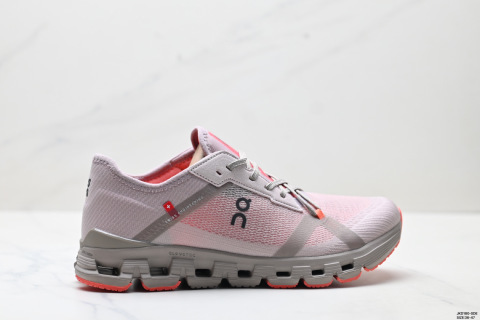 On昂跑 Running X 4克勞德X系列低幫輕量舒適多功能休閒運動鞋採用工程飛織網布組合再生聚酯纖維鞋面材質搭載獨家隱藏速度中板 鏤空Tec科技泡棉緩震中底 黑科技跑出圈的時尚運動新寵