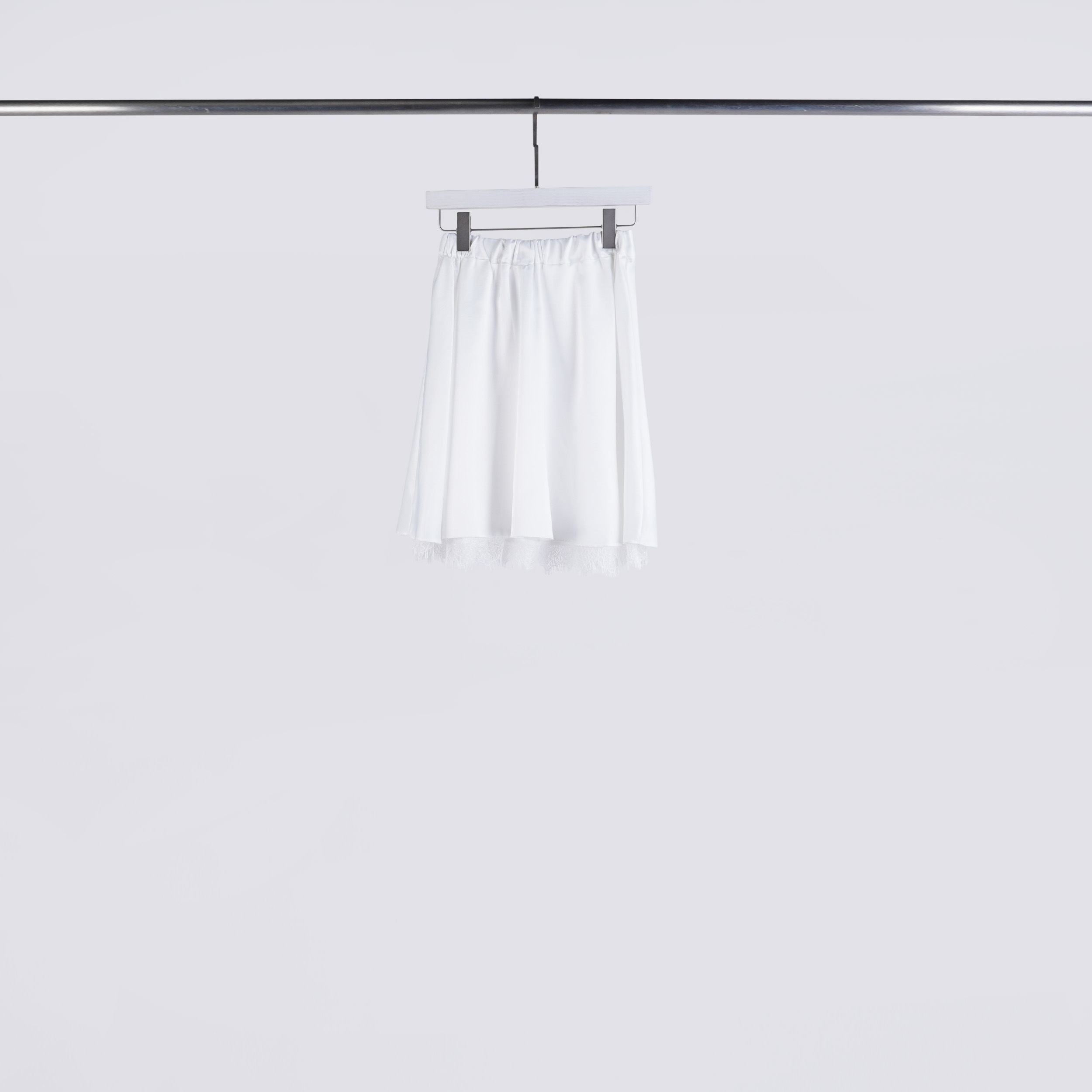 質感蕾絲短裙 | 珠光白