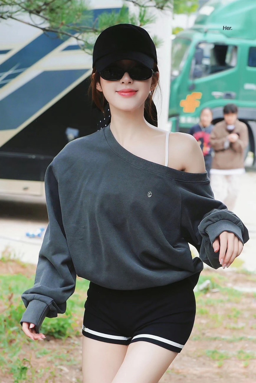 Letter From Moon斜肩T 趙露思同款