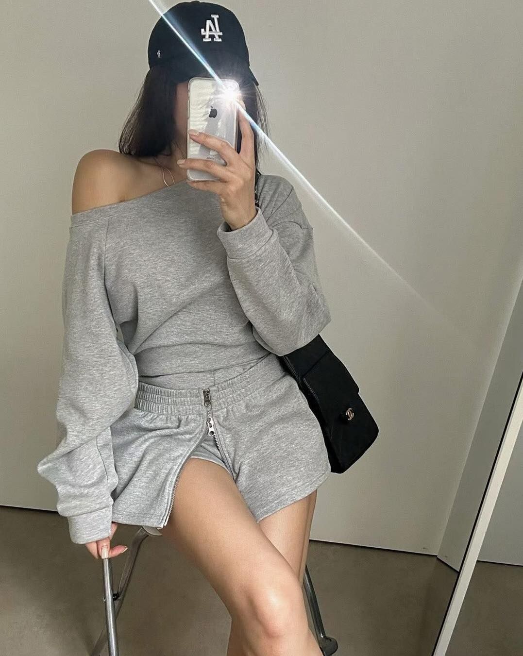 【甜美運動風的大圓領上衣+短褲裙套裝組】（現貨）