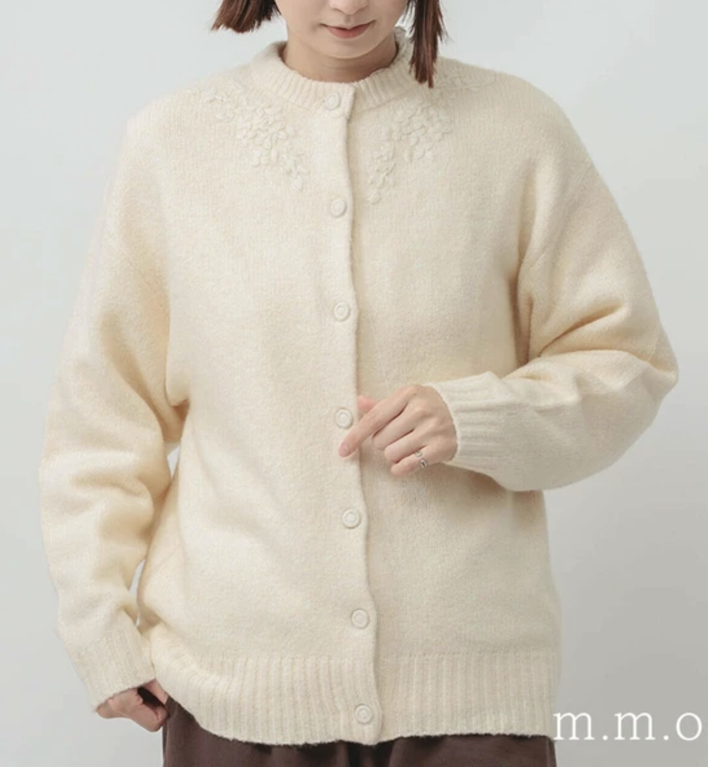 ｛預訂款｝療癒系花朵刺繡開襟毛衣（3色入）【日本直送】