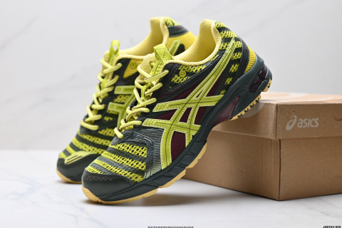 ASICS GEL-DS TRAINER 14 復古運動休閒運動鞋 老爹鞋鞋側的標誌性虎爪與鞋面的配色相互交融搭配恰到好處 既傳承了經典的元素 又呈現出別樣的新潮韻味 它採用了輕量化的EVA中底 不僅重量輕 大大減輕了雙腳的負擔