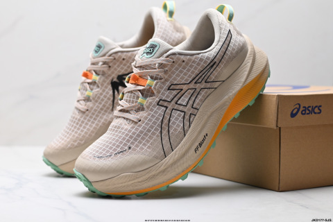 ASICS GEL-TRABUCO MAX 3 網面透氣 耐磨 越野跑步鞋這雙鞋的外觀設計超級吸引人 簡約大氣 色彩搭配也很時尚 ASICS的獨家GEL緩震科技 在跑步過程中感受到前所未有的舒適感 腳底彷彿踩在雲端一般輕盈 這雙鞋的抓地力也非常出色 無論是濕滑的泥濘小路還是崎嶇的山路 它都能牢牢地抓住地面