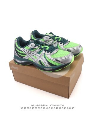 ASICS/ Gel Sekiran 防滑耐磨 緩震回彈 舒適輕便 支撐 跑鞋 ASICS的運動風尚系列又帶來了新的驚喜，Gel Sekiran（凝膠赤煉）運動跑步鞋。 這款鞋的設計靈感來自21世紀頭十年和第二個十年發佈的多款經典跑鞋，包括Gel Nimbus 13、Gel Cumulus 12和Gel Cumulus 17。 經典鞋型的細節被巧妙地融入到這款鞋的覆面圖案和網面構造中。 而鞋底部分則採用了Gel Cumulus 17的鞋底系統，與復古風格的鞋面形成鮮明對比。 中底採用FF BLAST™ PLUS ECO緩震材料，提供雲感體驗; TPU彈性體增強腳趾靈活性，橡膠發泡技術提升回彈性能。 適用場景 ：大體重跑者或需要額外緩震支持的訓練場景。