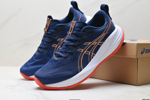 ASICS Gel-Nimbus 27 舒適防滑耐磨低幫休閒跑步鞋鞋底採用了輕質發泡材料 並在後跟和前掌處採用了ASICS核心科技-GEL緩震膠 賦予鞋款強大的緩衝性能 提供了更柔軟舒適的穿著體驗 而在原有設計的啟發之上 此次鞋款採用更貼合當今潮流趨勢的材料和創新技術 展現出紐約充滿活力的都市精神