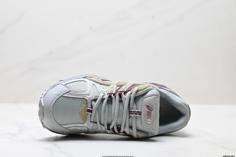 ASICS Gel-Kahana 8 FL經典戶外跑鞋如今機能風和戶外風吹得正勁 這款Gel-Kahana 8便是主打Urban Outdoor機能越野風格 城市和戶外場景都能輕鬆應對