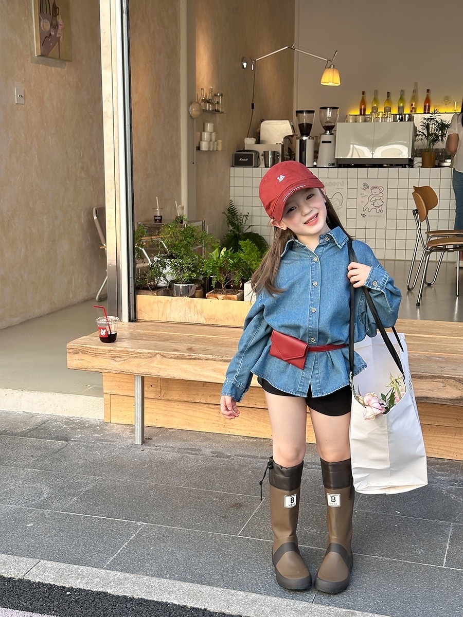 率性刺繡牛仔襯衫