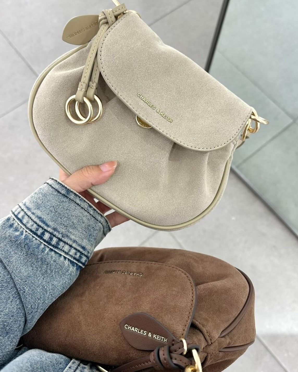 <國外限定>CHARLES & KEITH  小ck 翻蓋 馬鞍包  麂皮