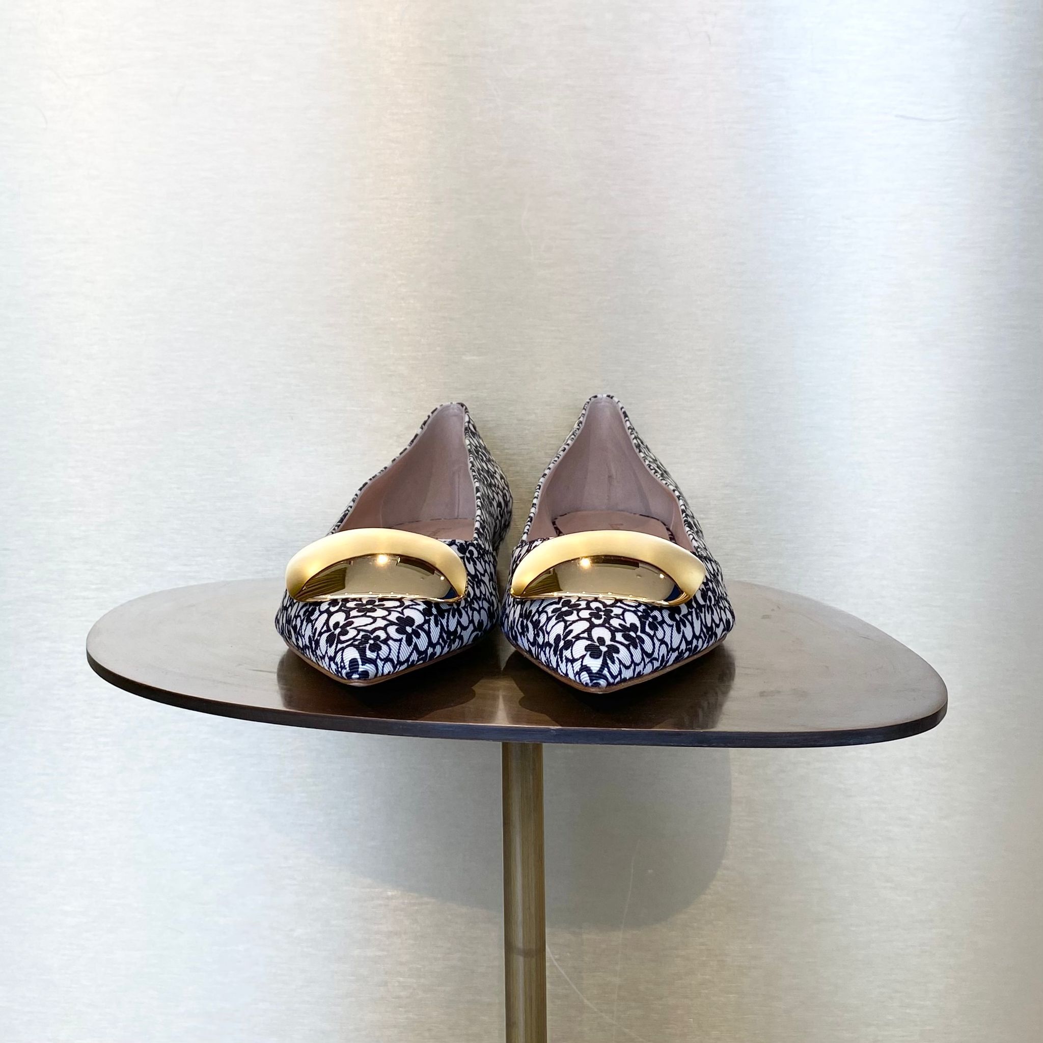 Rupert Sanderson RS Aga Daisy Gold Chrome Flats blue and white