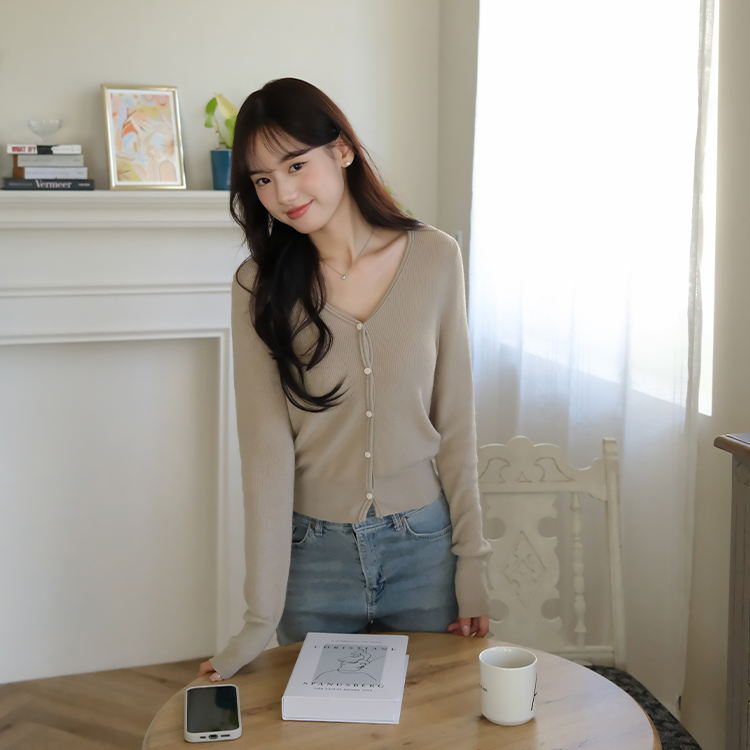 🚀當日出貨🚀 Mood made │Emily羊毛親膚V領小罩衫  ( 3 colors)