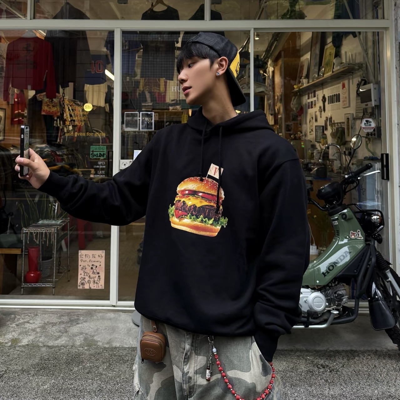 VLone hamburger staple hoodie 美式雙層大漢堡 背後大V 連帽上衣 帽踢 帽Tee 兩色