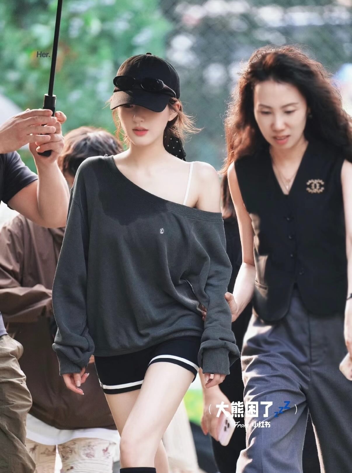 (趙露思同款) letter from moon - off shoulder sweatshirt (pigment charcoal)