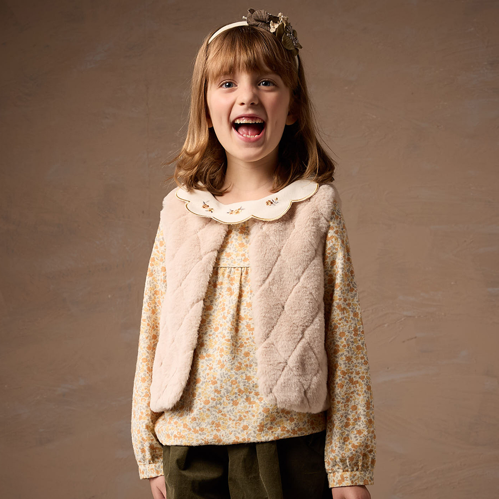 PIPPY 華麗高雅仿兔毛毛茸茸背心 卡其